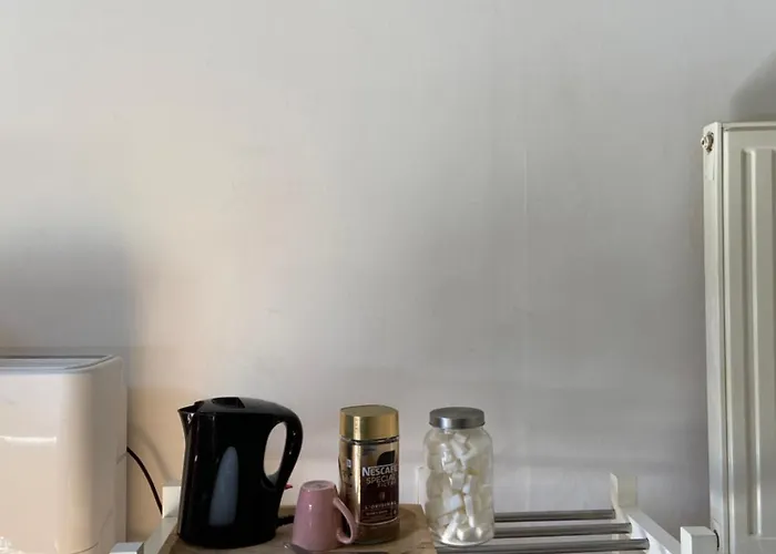 Privee Dans Maison Au Quartier Calme 民宿 *